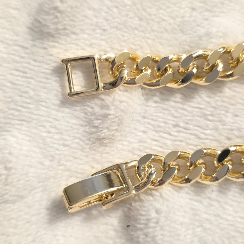 Gold Chain Bracelet with Crystal Centerpiece - Picture 6 of 9